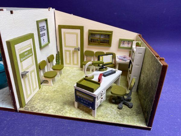 Komplettset  Wartezimmer  für Puppenhaus Zu verkaufen